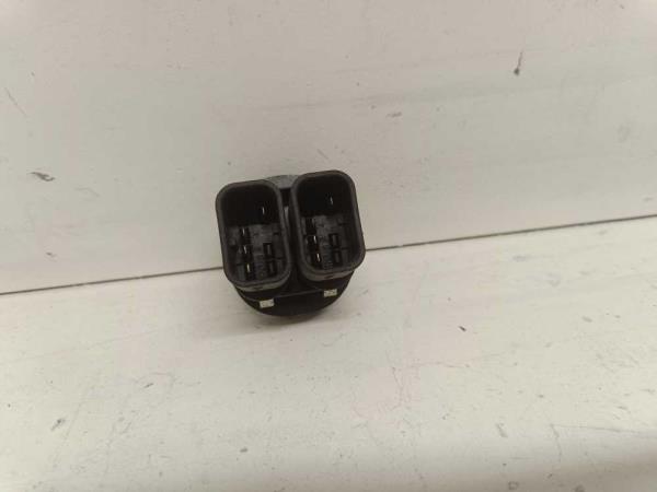 BOUTON LEVE VITRE FORD FIESTA/FUSION/K.A/PUMA/TOURNEO CONNECT/TRANSIT CONNECT - Vue 2